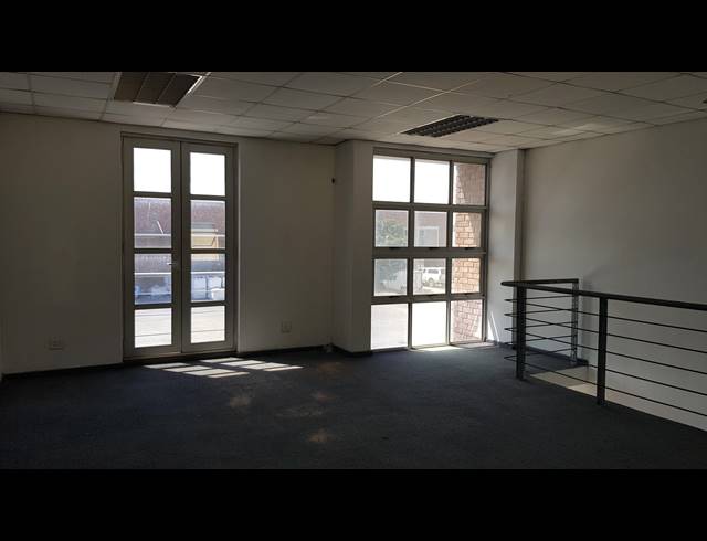346M² FACTORY TO LET IN STIKLAND INDUSTRIAL